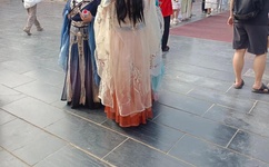 大炕上各弄各的